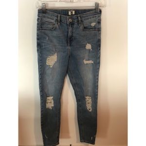 TOPSHOP MOTO RIPPED HIGH WASTED SKINNY JEANS